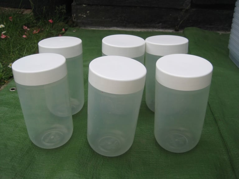 image for 6 Plastic Screw-Lid Food Storage Jars: 6 for £2.00
