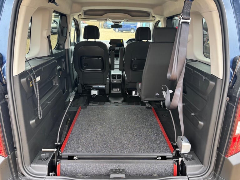 PEUGEOT RIFTER WAV WHEELCHAIR ACCESSIBLE VEHICLE AUTOMATIC 1.5 BlueHDi Allure