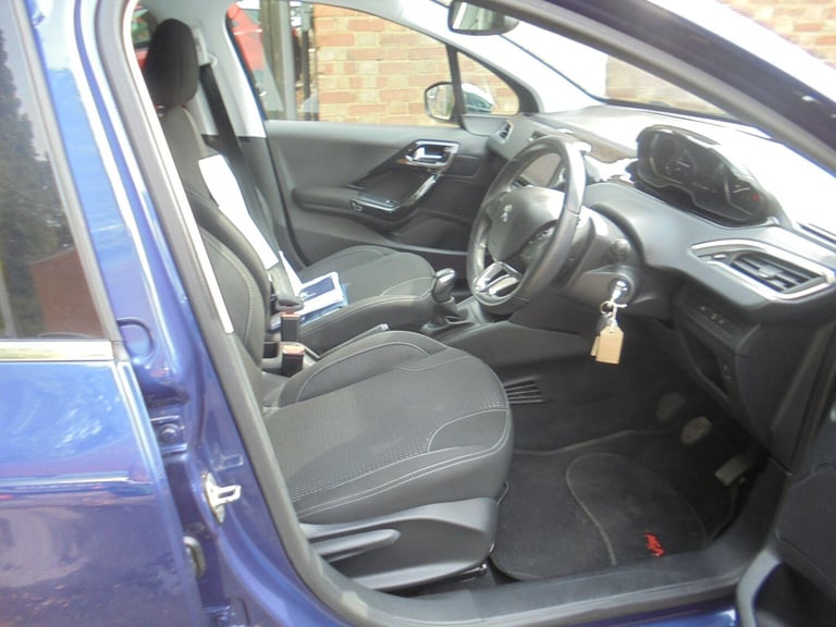 2016 Peugeot 208 1.2 PureTech 82 Allure 5dr HATCHBACK PETROL Manual