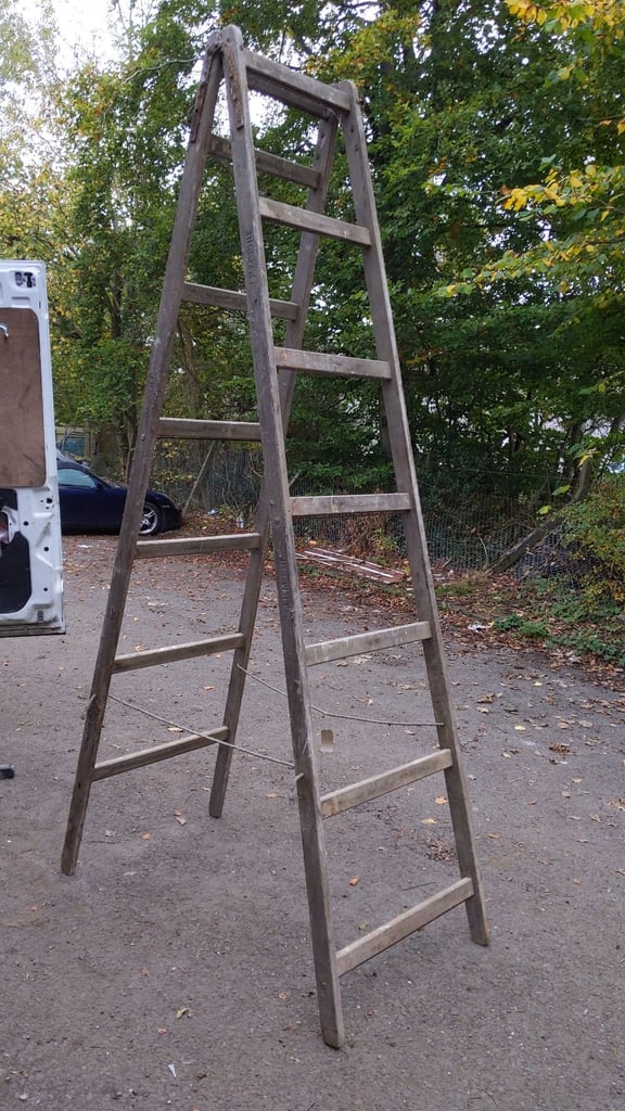 Antique wooden ladders 10ft display 6 steps 