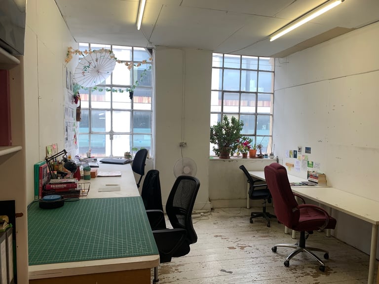 1 Creative desk space available, Islington, Candid Arts, creative studio behind Angel tube