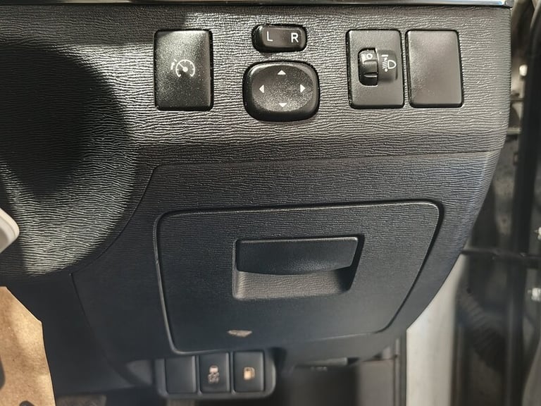 2014 Toyota Avensis D-4D Icon Business Edition Saloon Diesel Manual