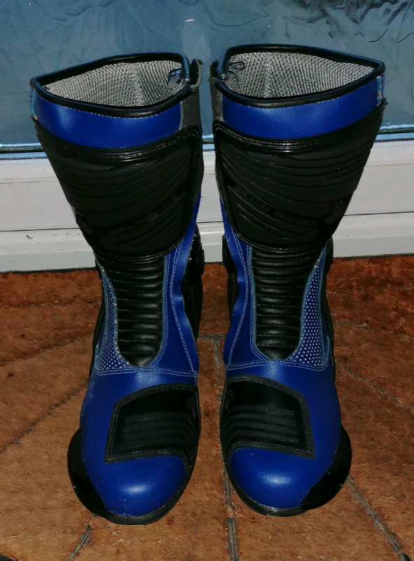 image for Motorbike boots brand new size 9 (for a size 8)