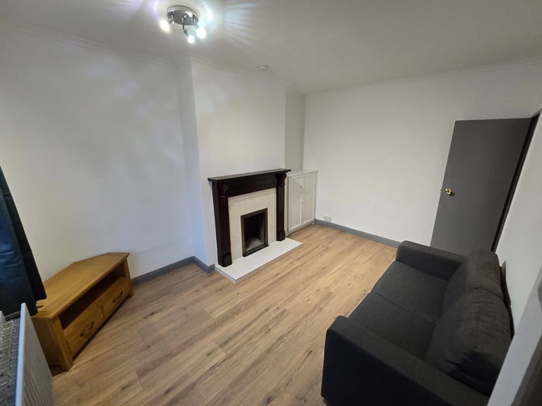 Newly Refurbished Three Bedroom Located Close to Hospitals and Universities off Donegall Road