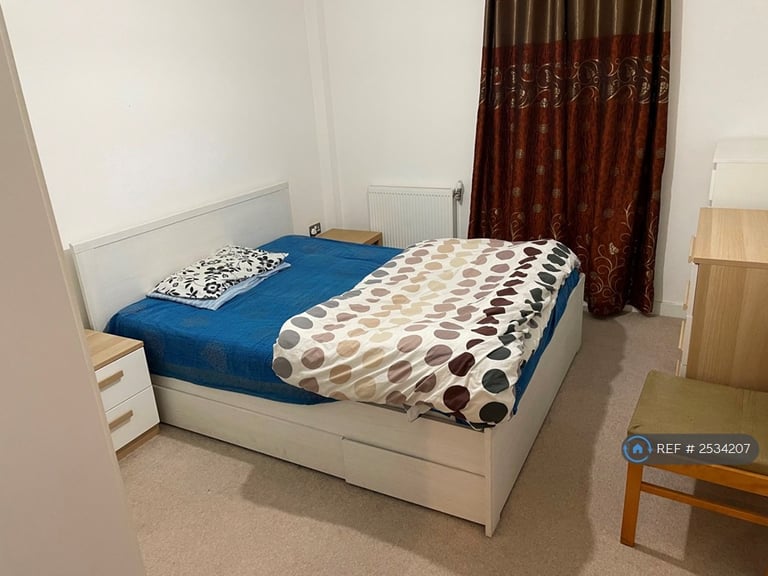 2 bedroom flat in Priory Court, Romford, RM7 (2 bed) (#2534207)