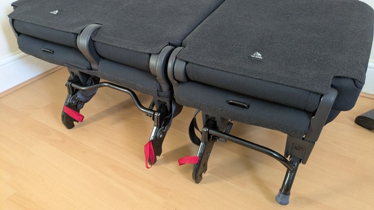 Nissan NV200 combi 2016 middle row of seats