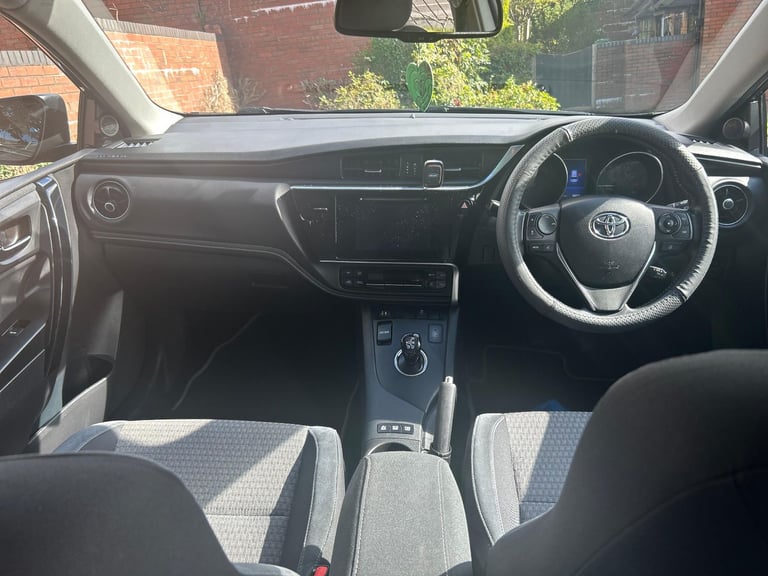 Toyota, AURIS, Estate, 2018, Auto, 1798 (cc), 5 doors