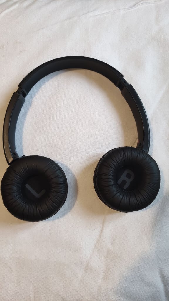Sony WH-CH510 Wireless Bluetooth On-Ear Headphones. Black.