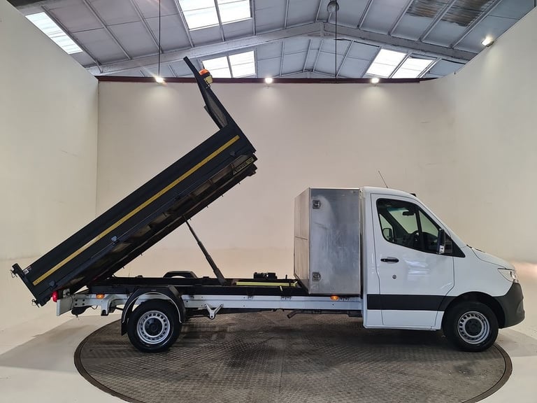 MERCEDES-BENZ SPRINTER 2.0 315 CDI PROGRESSIVE L3 RWD 150 BHP TIPPER DIE