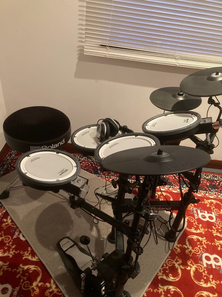 Roland Electronic drum kit. TD-1KPX2V
