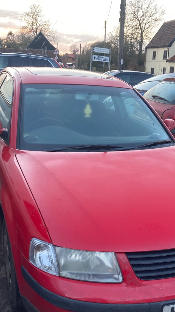 VW PASSAT  1.9 TDI 2000 RED 90HP I think