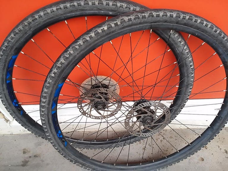 image for 700C complete disc brake wheelset (with tyres and inner tubes)