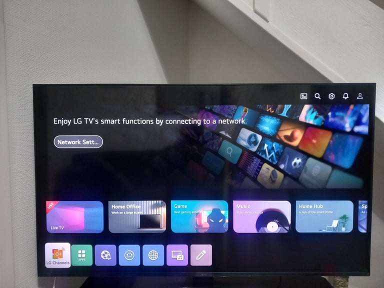 LG 43 " SMART TELEVISION 