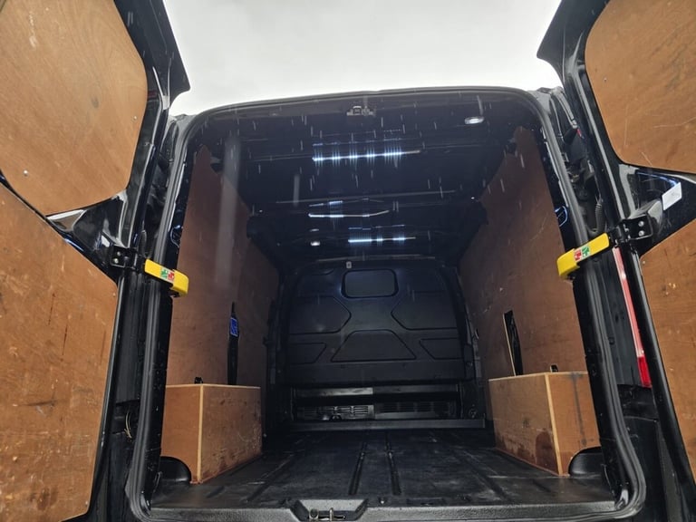 2017 Ford Transit Custom 2.0 TDCi 290 Limited Panel Van 5dr Diesel Manual L1 H2 (157 g/km, 168 bh...