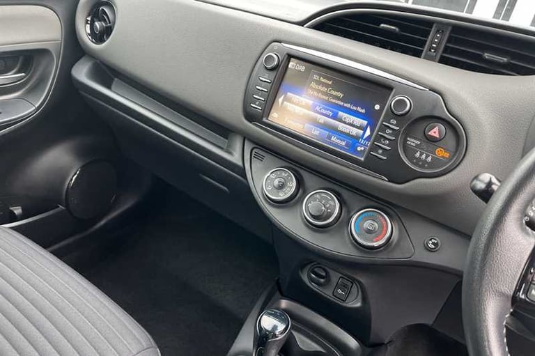 2019 Toyota Yaris 1.5 VVT-i Icon Hatchback 5dr Petrol CVT Euro 6 (111 ps) Hatchback Petrol Automatic