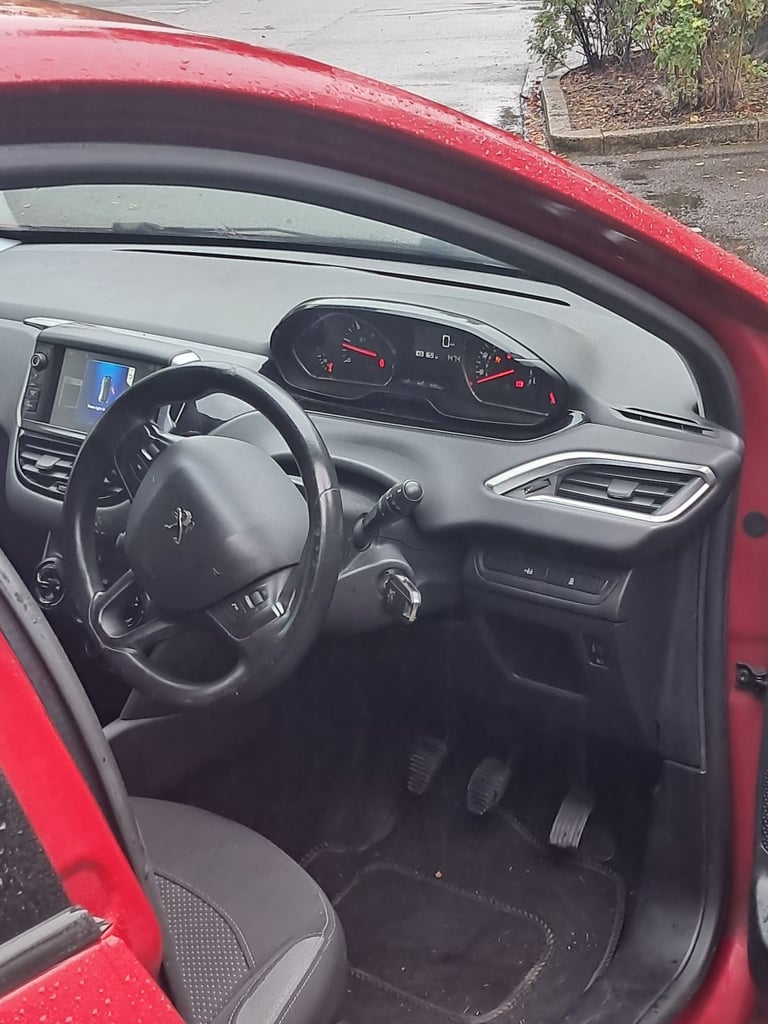 Peugeot, 208, Hatchback, 2013, Manual, 1398 (cc), 5 doors
