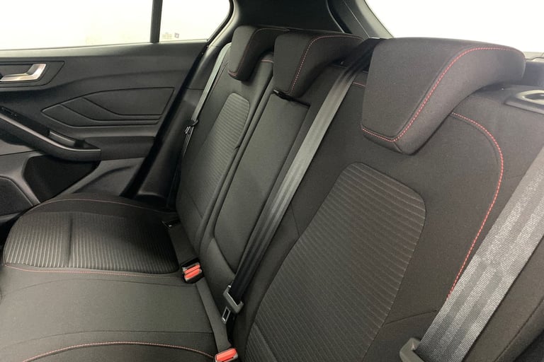 2025 Ford Focus 744494 Hatchback Petrol Manual