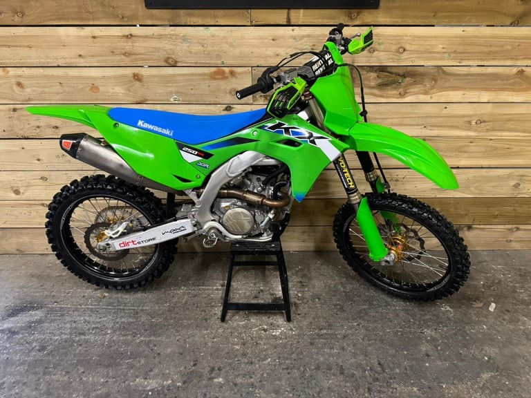 KAWASAKI KX 250 2024 MOTOCROSS BIKE VERY TRICK BIKE NO EXPENSE SPARED