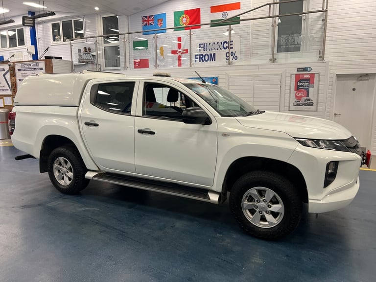 2020 Mitsubishi L200 4LIFE 2.3DI-D 150PS 4X4 DOUBLE CAB PICK UP C/W REAR PRO TOP (EURO 6) PICK UP...