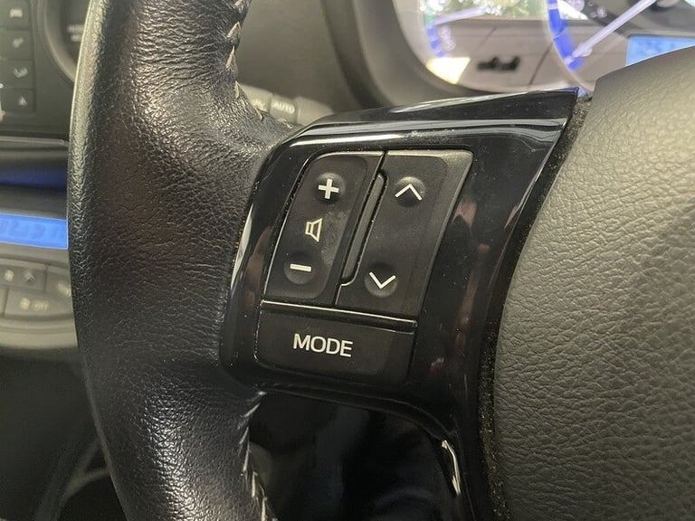 2016 Toyota Yaris VVT-h Excel Hatchback HYBRID Automatic