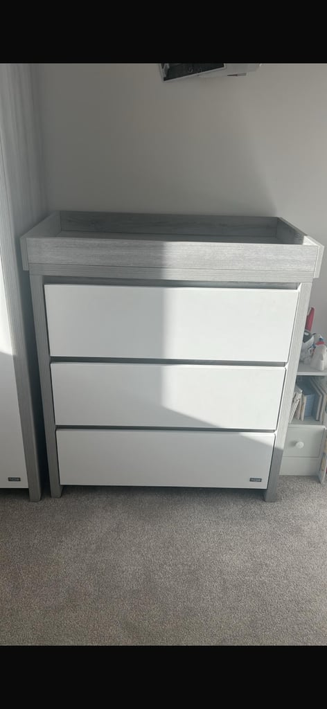 image for Set of drawers with changing top