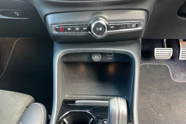 2020 Volvo XC40 2.0 B4P R DESIGN Pro 5dr Auto ESTATE PETROL Automatic