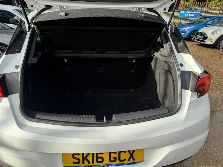 2016 Vauxhall Astra 1.6 CDTi ecoTEC BlueInjection SRi Euro 6 5dr HATCHBACK Diesel Manual