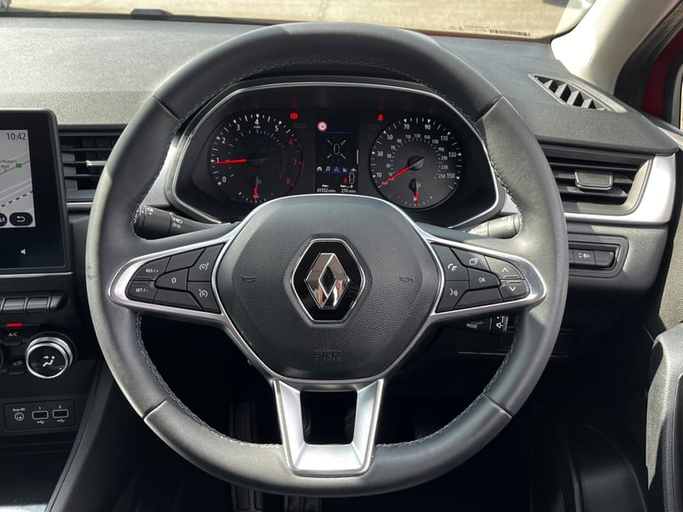 2020 Renault Captur ICONIC TCE Hatchback Petrol Manual