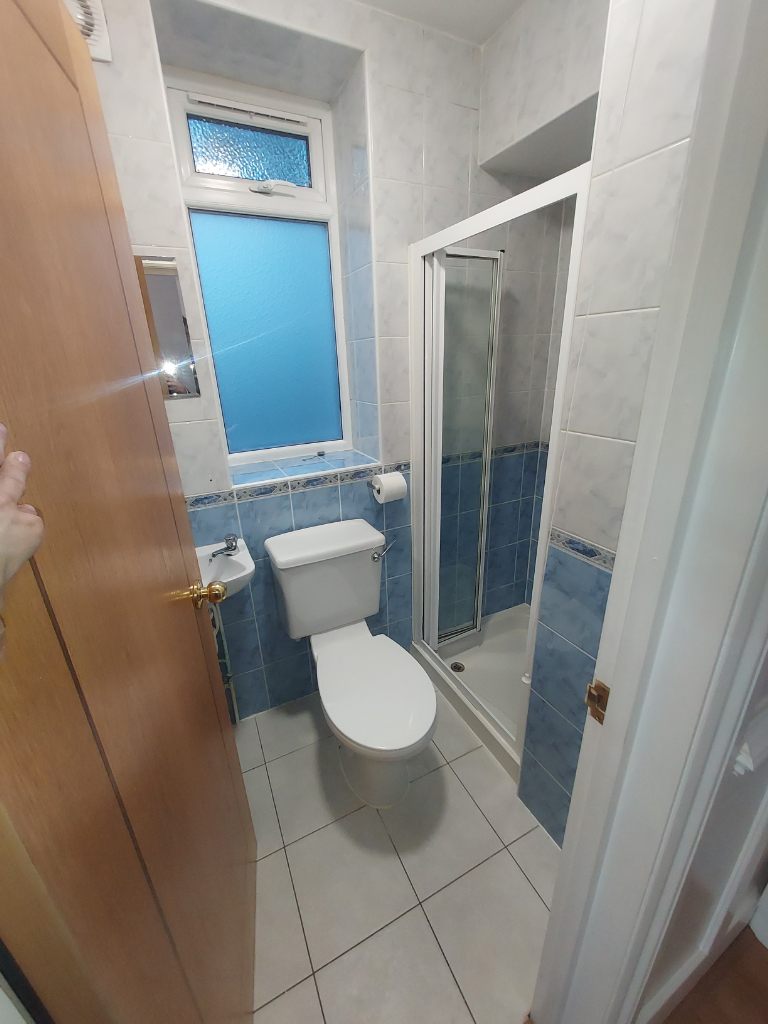 Studio flat to rent in Ealing W5 2HT rent is 1,600 per month in