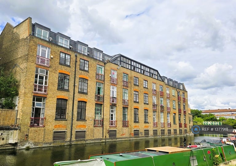 image for 2 bedroom flat in Broadway Market, London, E2 (2 bed) (#1377918)
