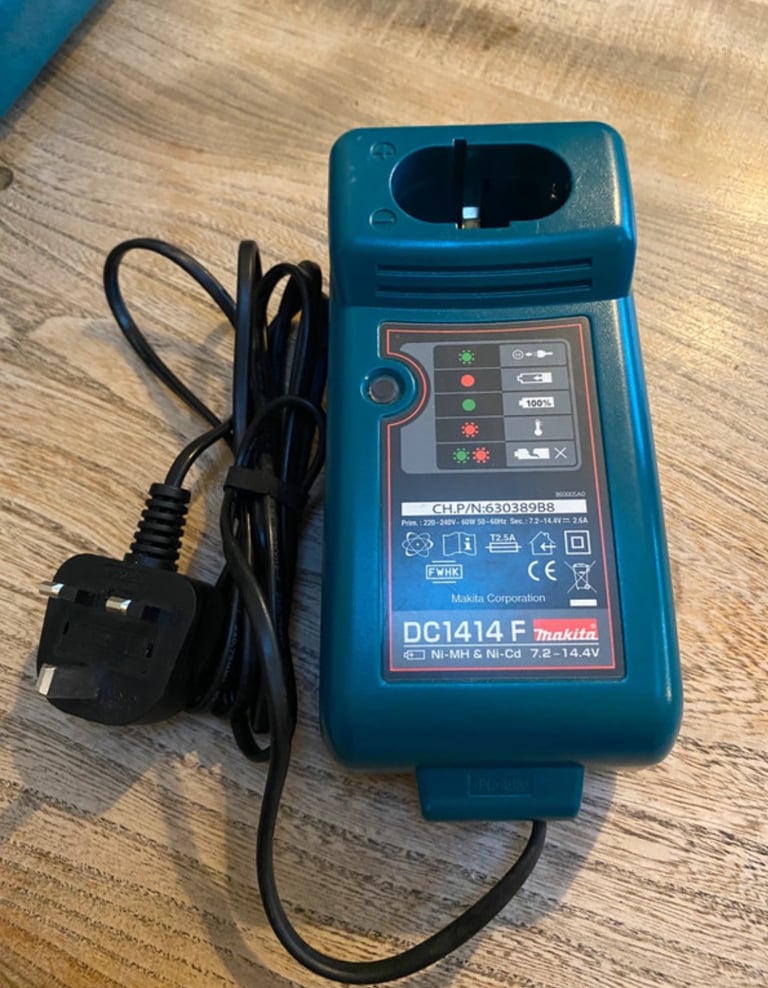 Makita drill 6270D, batteries, charger and case