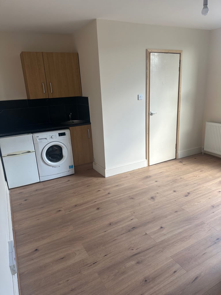 STUDIO FLAT TO RENT / All Bills Included / WF1 / Furnished / For Let / Wakefield