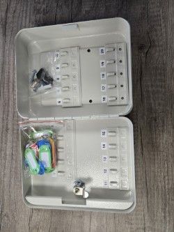 Key Safe with wall fixings, 2 keys and key tags