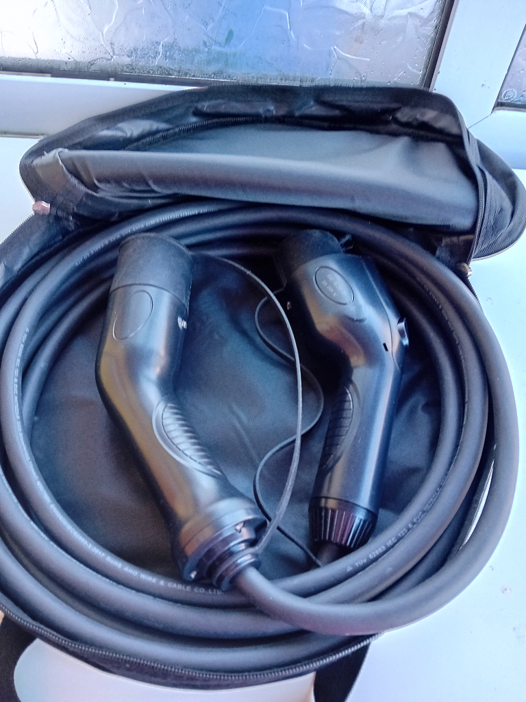 EV CHARGING CABLES BOUGHT FOR £99, PAID £6.95 POSTAGE SELL FOR £40