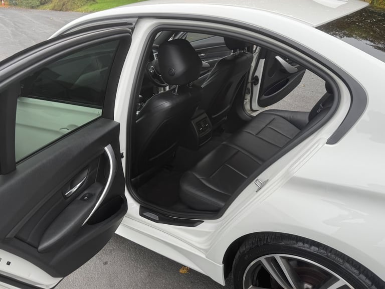 BMW, 3 SERIES, Saloon, 2014, Manual, 1995 (cc), 4 doors