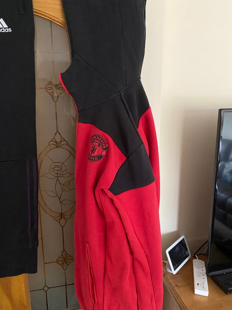 Man City clothing two jacket's a hoodie and jogging pants all like new. will sell separately. £120 