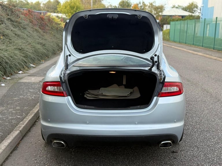 2009 Jaguar XF 3.0d V6 Premium Luxury 4dr Auto SALOON DIESEL Automatic