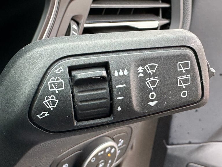 2019 Ford Focus 1.0T ECOBOOST TITANIUM 5dr EURO 6 (s/s) (125 ps) WITH SERVICE HISTORY  Hatchback ...