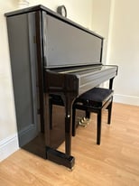 Upright piano 