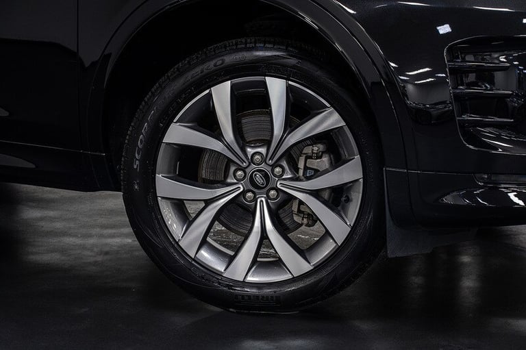 2024 Land Rover Discovery Sport P300e Dynamic HSE SUV HYBRID Automatic