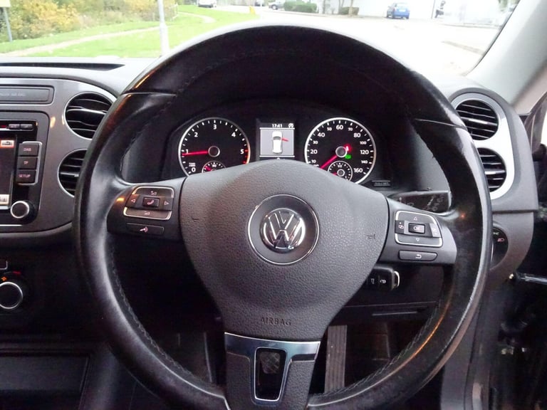 2012 Volkswagen Tiguan 2.0 TDi BlueMotion Tech SE 5dr DSG ESTATE DIESEL Automatic