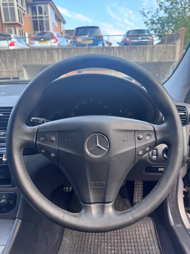 2003 MERCEDES-BENZ C CLASS C180K Avantgarde SE 4dr AUTO PETROL SILVER SALOON VGC