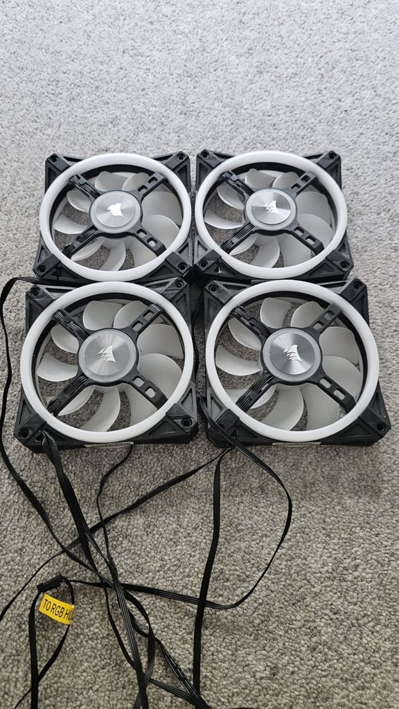 Corsair iCUE QL120 RGB, 120 mm RGB LED PWM 4x Fans