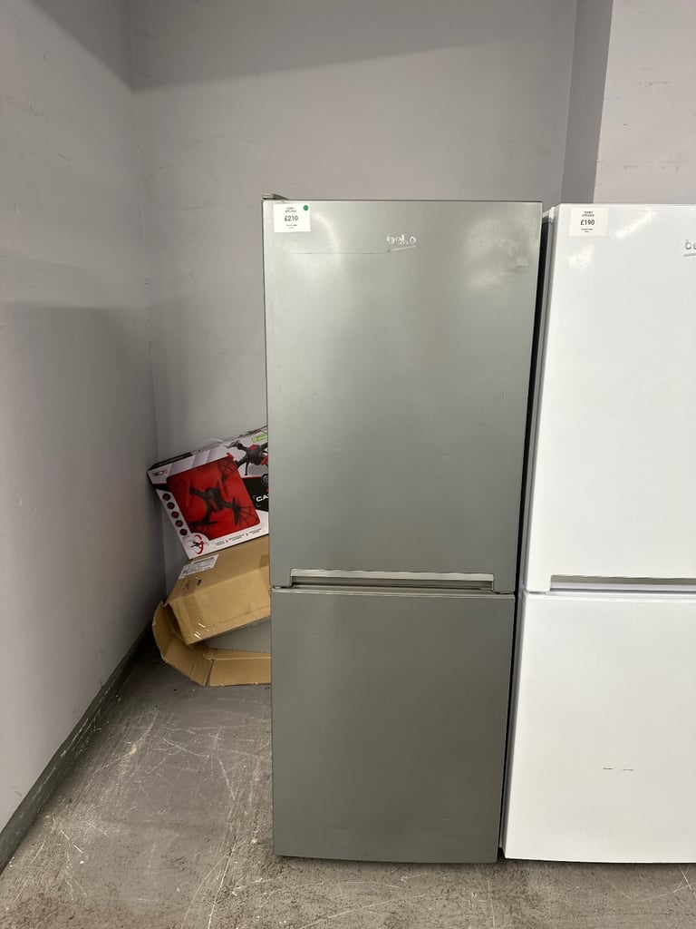 🚚SALE NOW ON🚚SILVEF BEKO 50/50 FRIDGE FREEZER WITH WARRANTY 