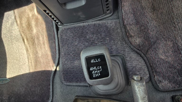 Fresh Import Mitsubishi Delica Spacegear Chamonix L400 3.0 Auto 8 Seater MPV 4X4