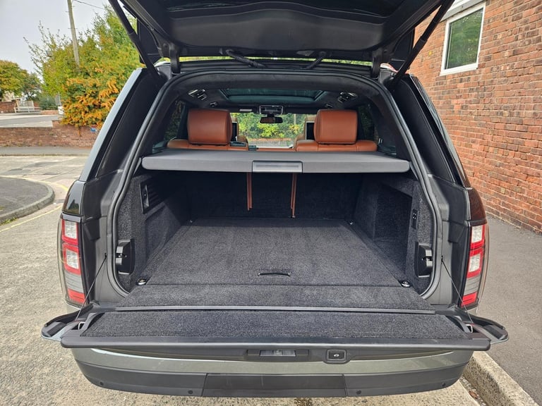 Range Rover 3.0 SDV6 Hybrid autobiography vogue rear entertainment 340bhp Auto
