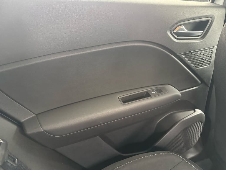 2020 Renault Captur 1.3 TCE 130 Iconic 5dr EDC HATCHBACK PETROL Automatic