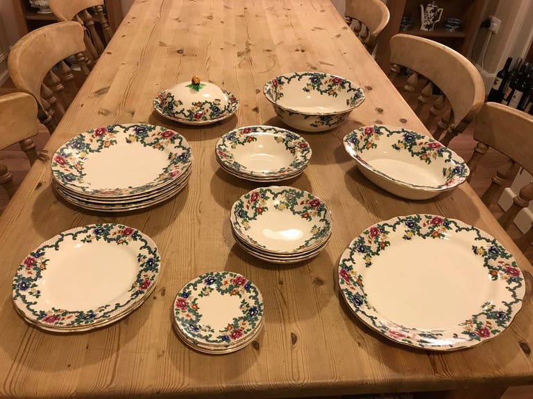 image for Royal Cauldon 'Victoria' dinner service  - incomplete 
