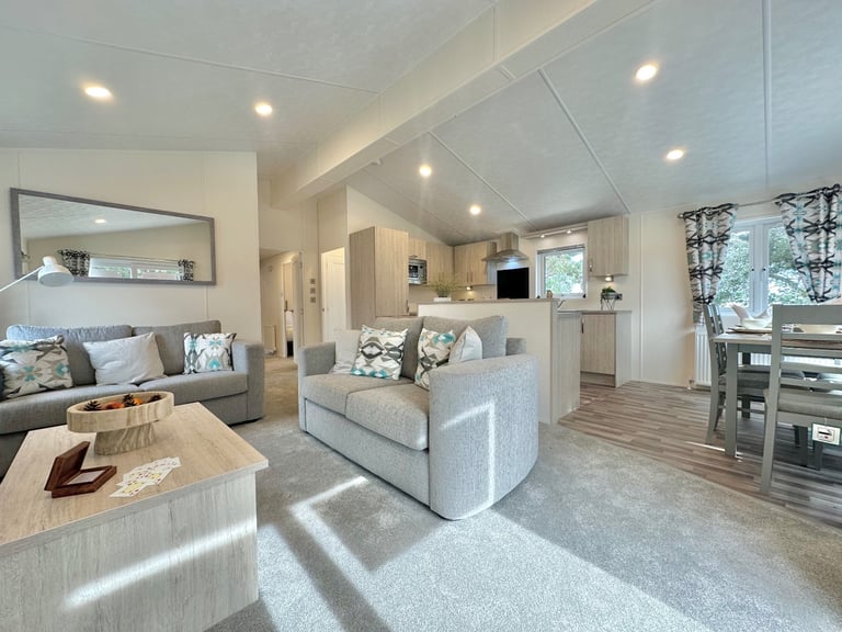 Luxury Static Lodge For Sale NOW REDUCED FOR QUICK SALE Suffolk Coast 11.5 Month Season 