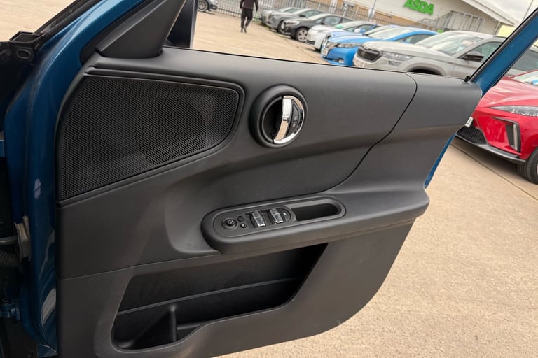 2019 MINI Countryman 1.5 Cooper Classic 5dr [Comfort Pack] Hatchback PETROL Manual